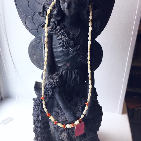 Vintage MOP and Coral  Necklace - Picture 5 of 5